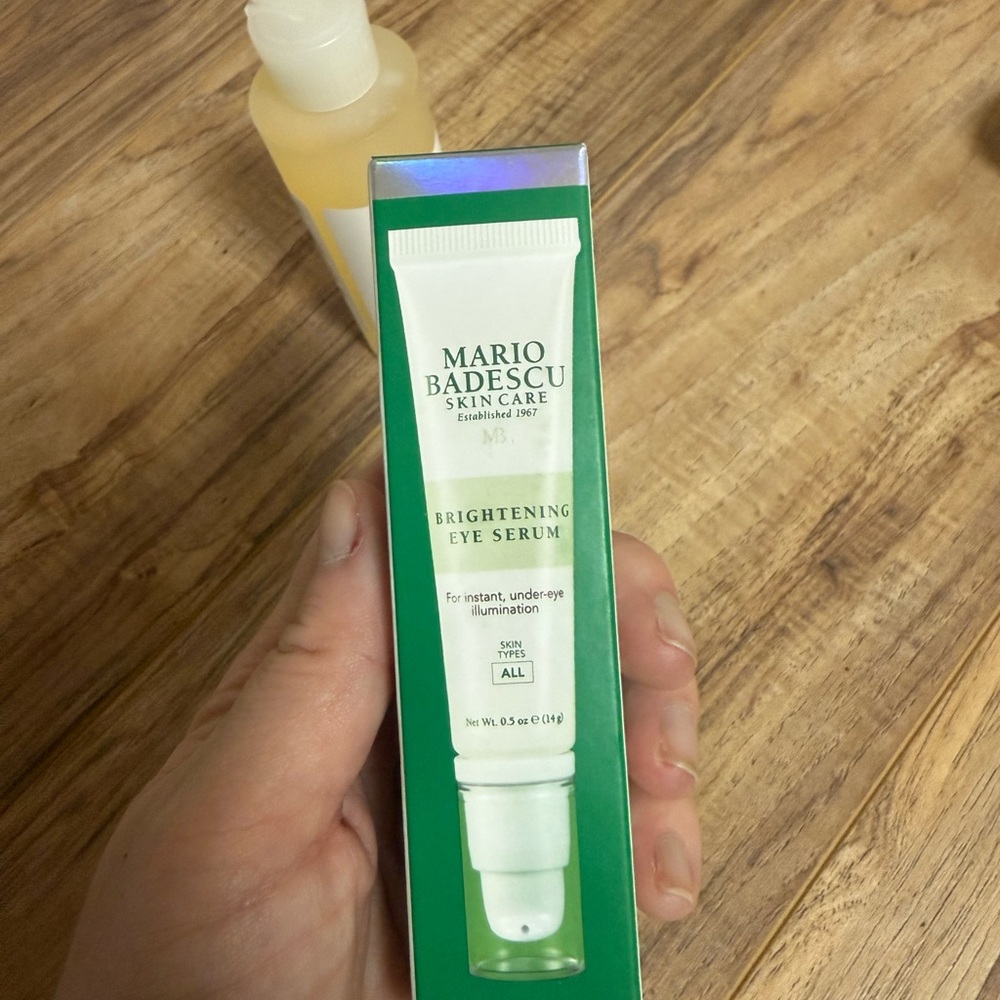 4 full size Mario Badescu's products and samples - Picture 3 of 13